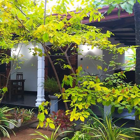 Yashi'S Place Sigiriya Exterior photo