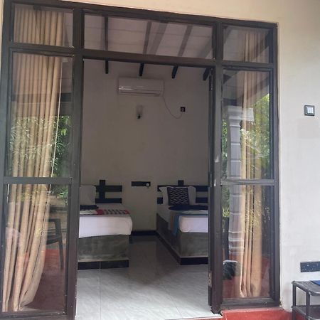 Yashi'S Place Sigiriya Exterior photo